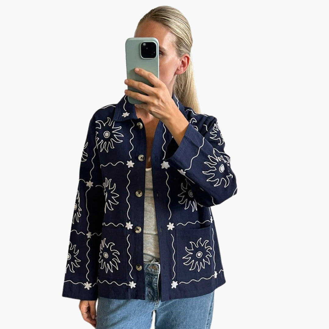 Blusón bombardero para mujer con botones y motivos estampados