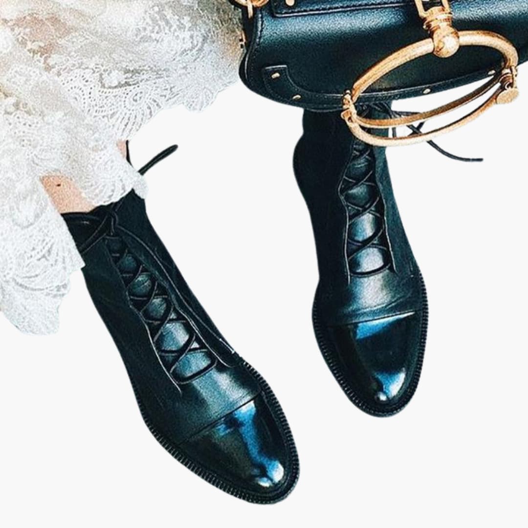Schnürstiefel für Damen mit rundem Zehenbereich und niedrigem Absatz