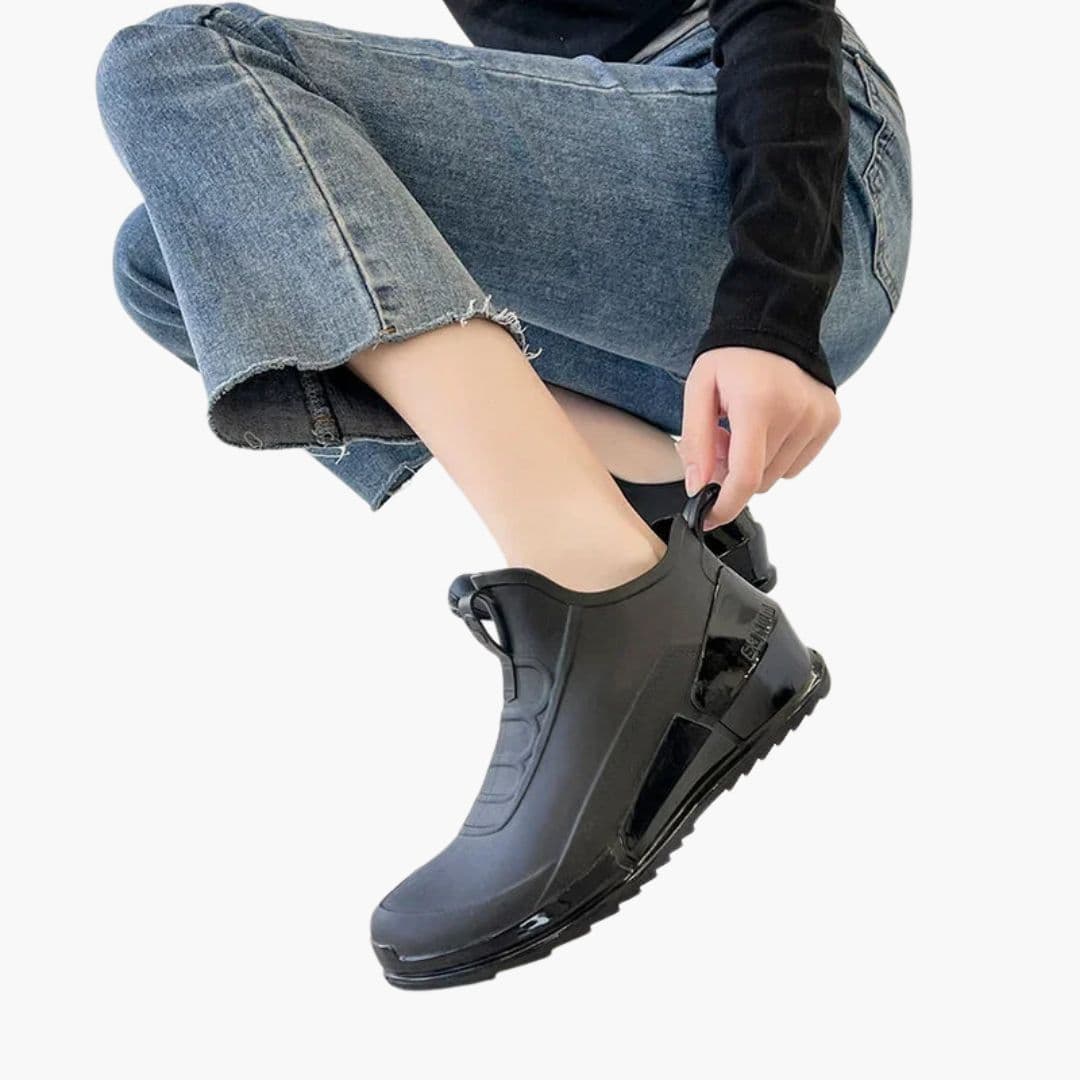 Damenstiefel zum Hineinschlüpfen mit profiliertem Absatz
