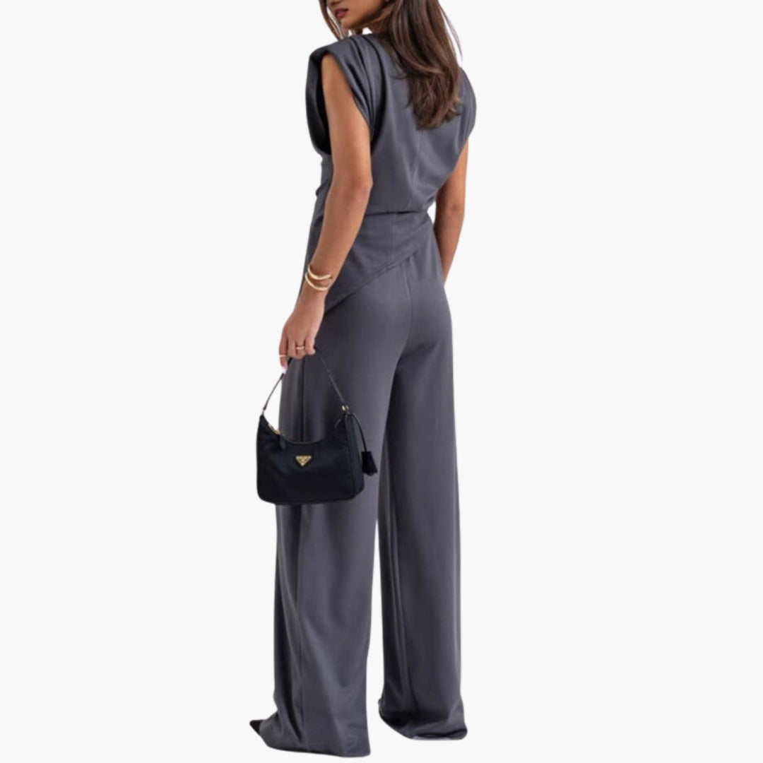 Combinaison femme à encolure drapée et jambes larges