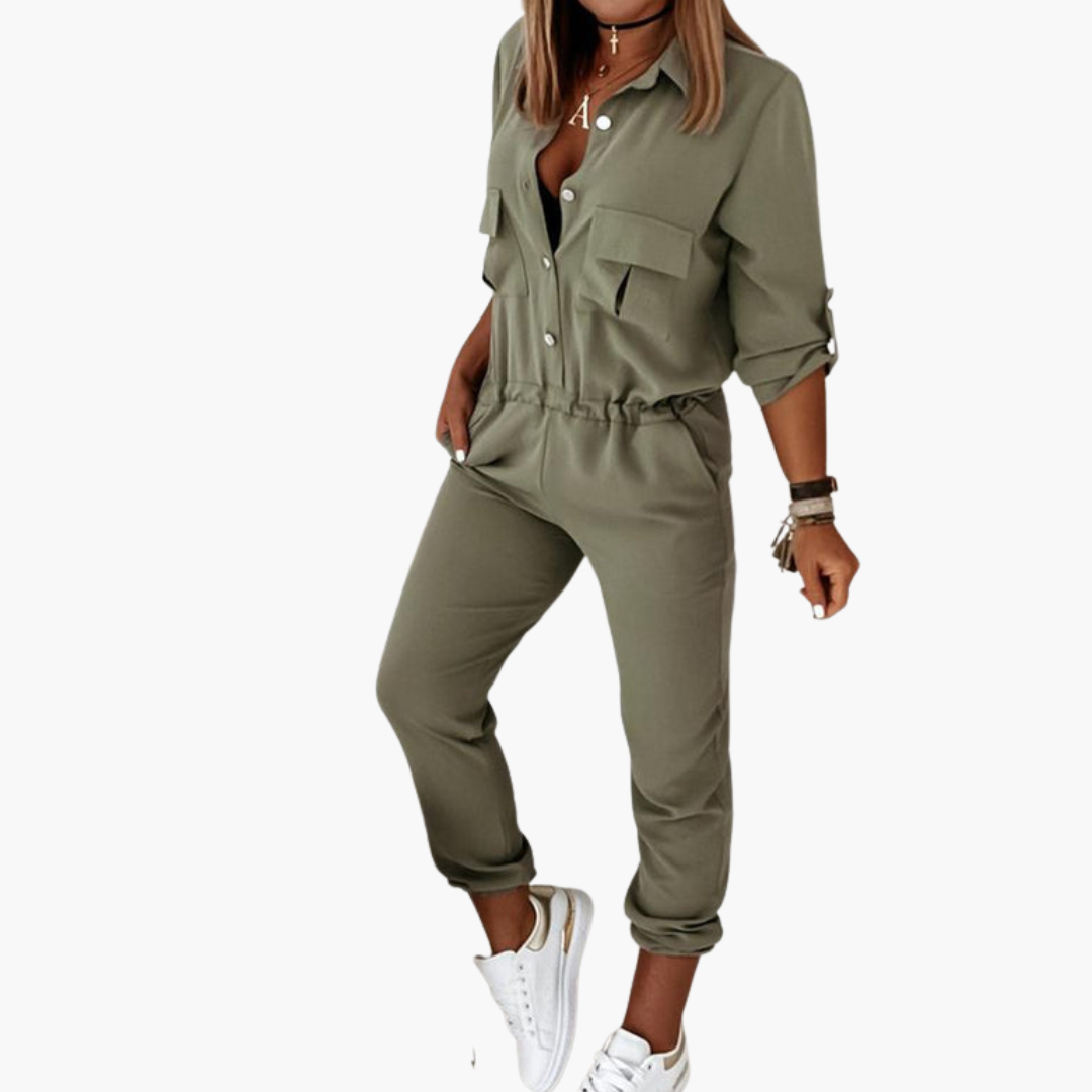 Combinaison femme avec fermeture à boutons et ceinture à nouer à la taille