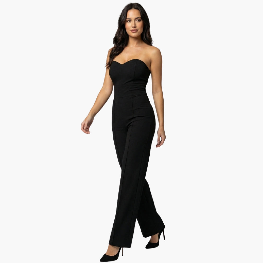 Mono de mujer con corpiño sin tirantes y pantalones anchos