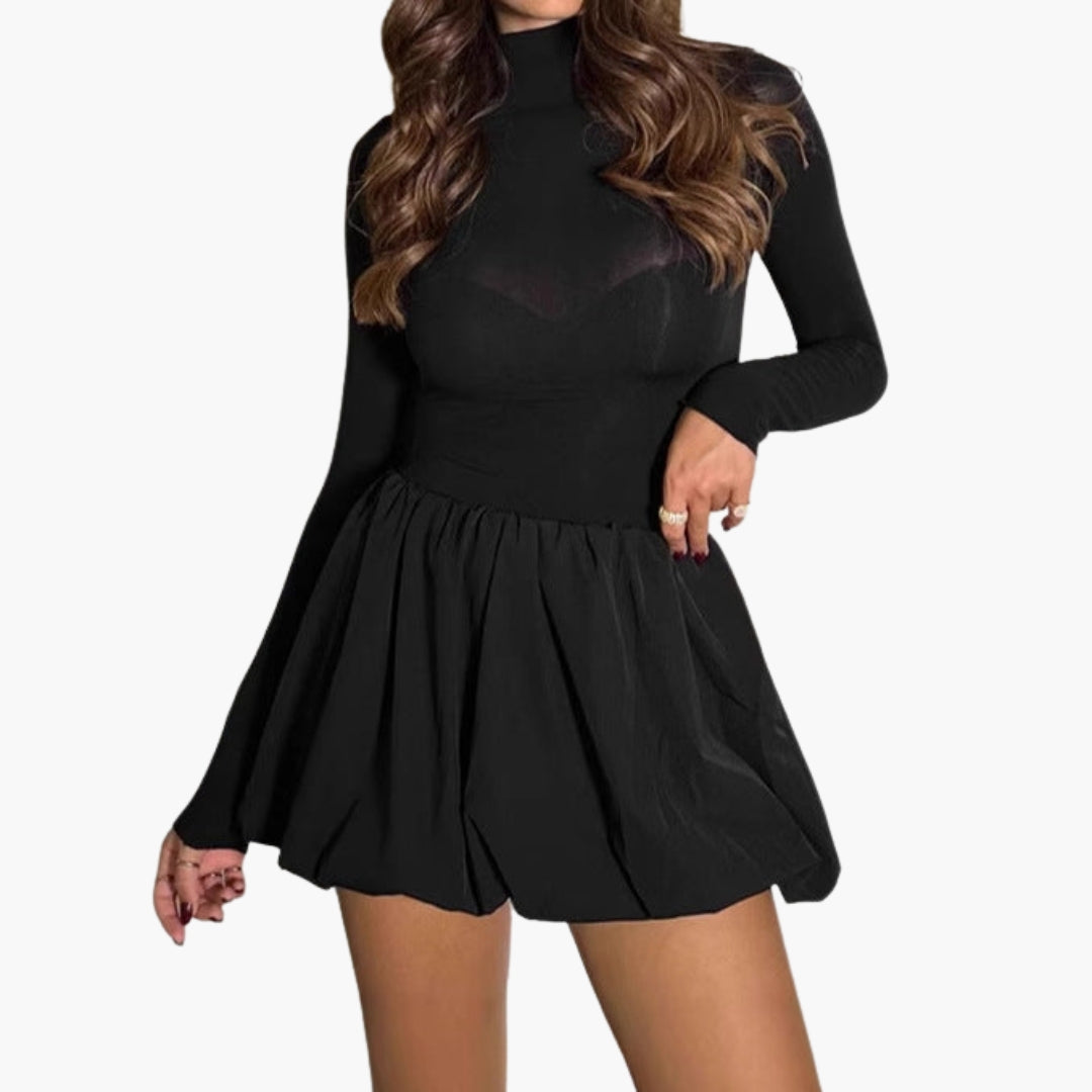 Combinaison femme courte avec encolure haute