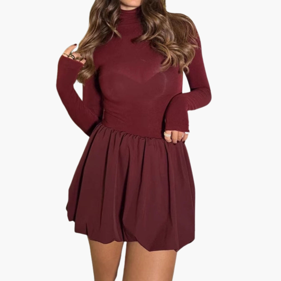 Combinaison femme courte avec encolure haute