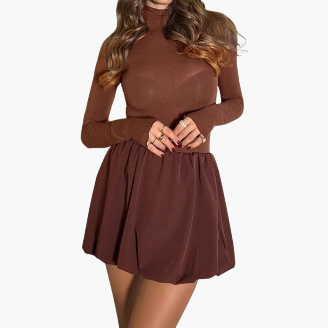 Combinaison femme courte avec encolure haute