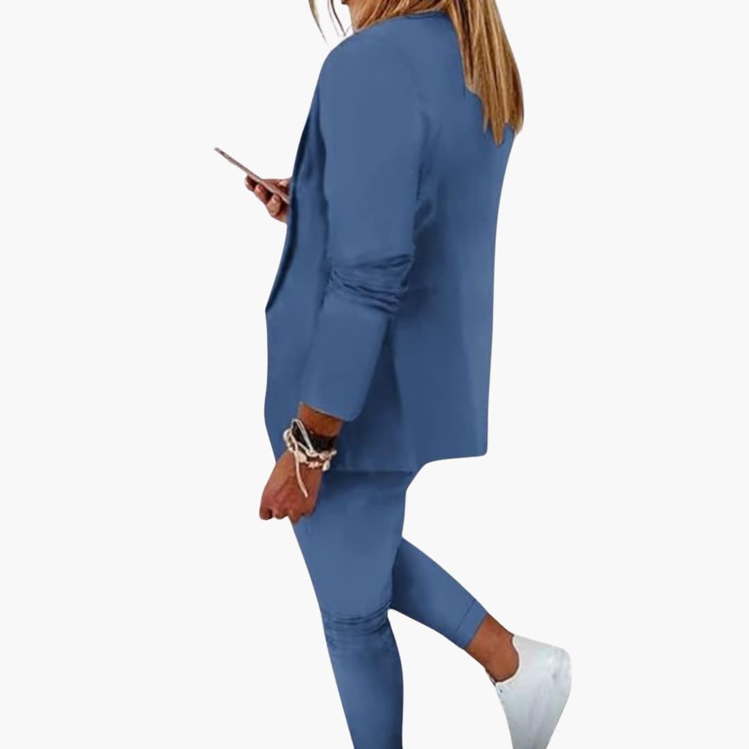 Ensemble femme avec veste et pantalon