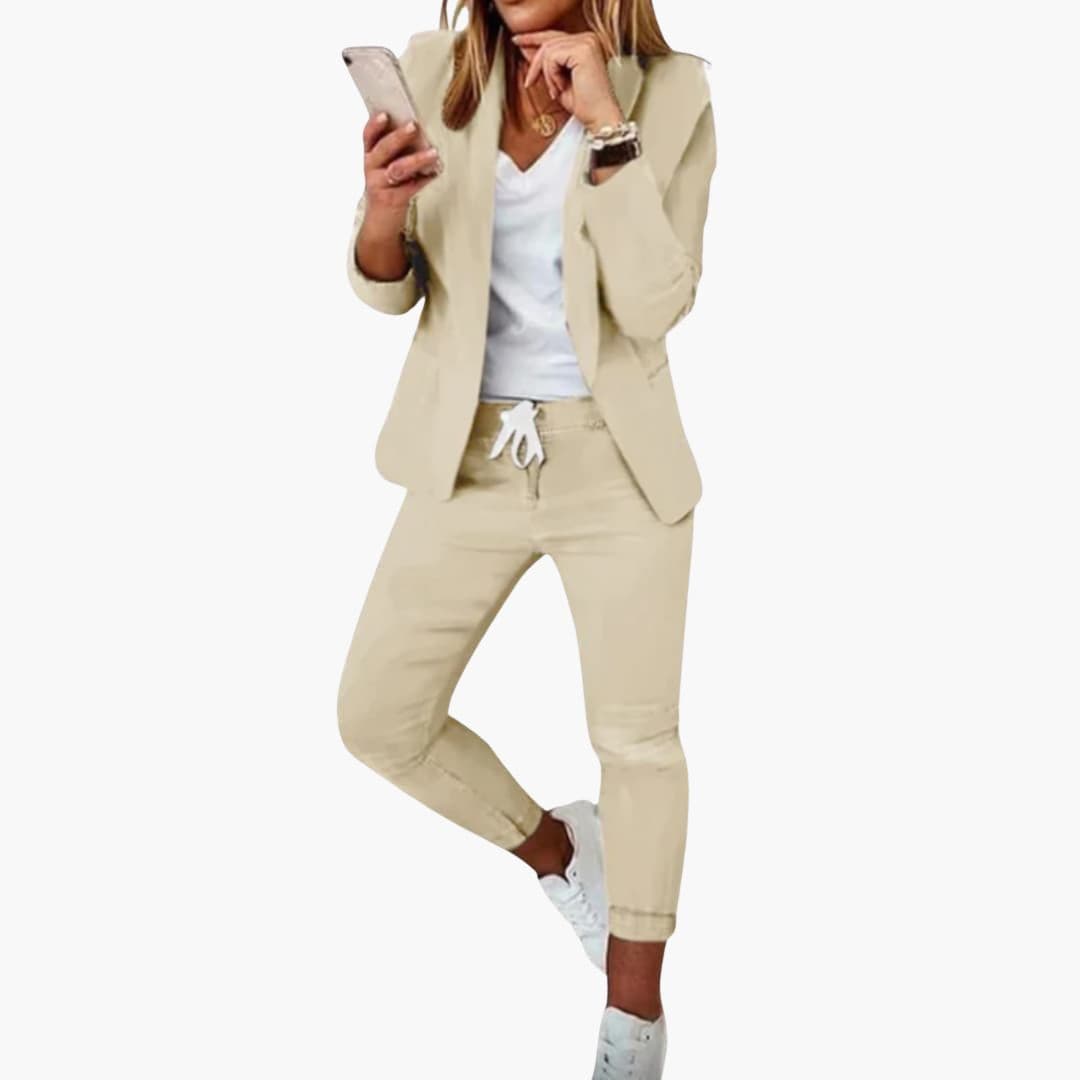 Ensemble femme avec veste et pantalon