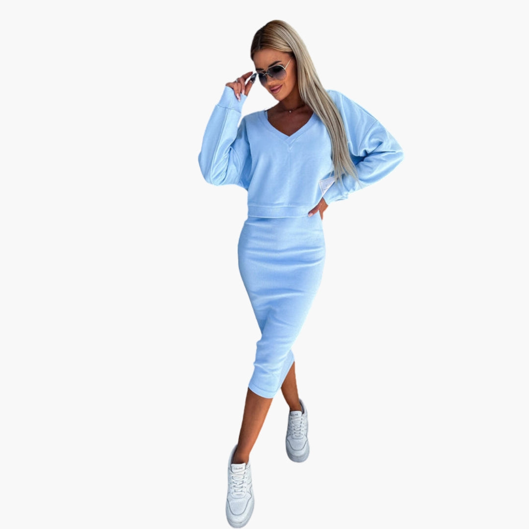 Ensemble femme deux pièces avec haut col en V et jupe