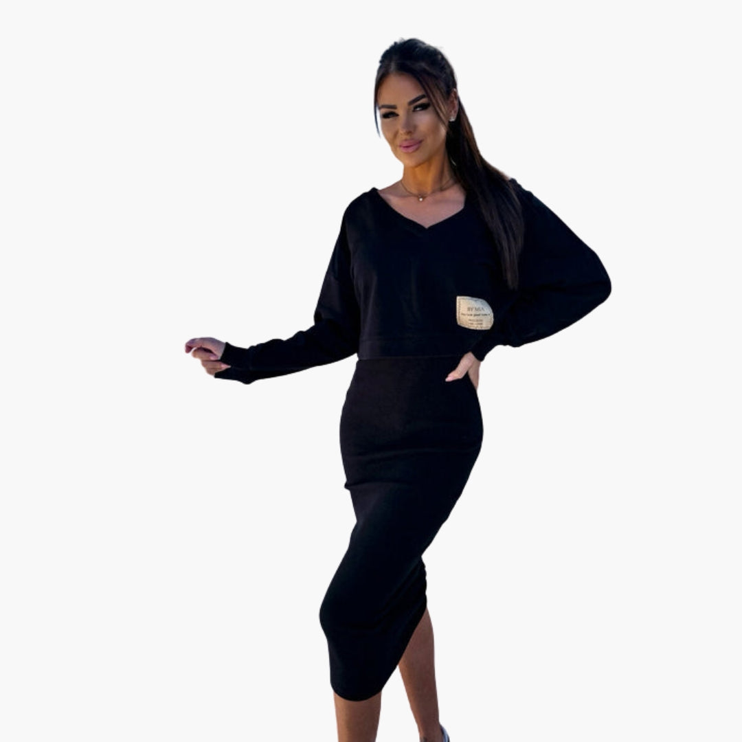 Ensemble femme deux pièces avec haut col en V et jupe