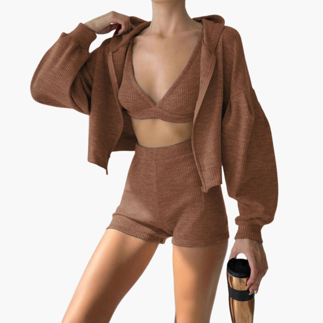 Conjunto deportivo para mujeres con blusa corta