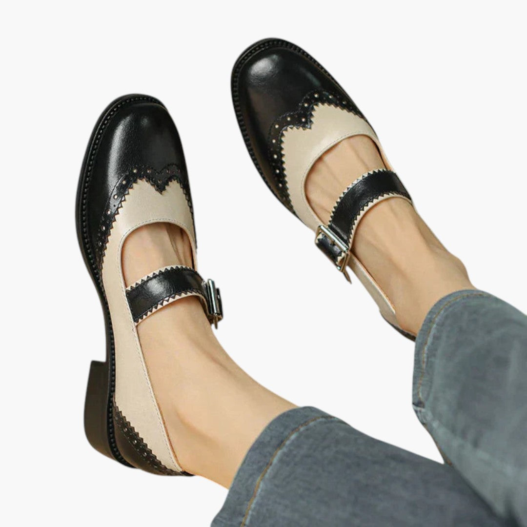 Damesko Mary Jane med T-rem og brogue-detaljer