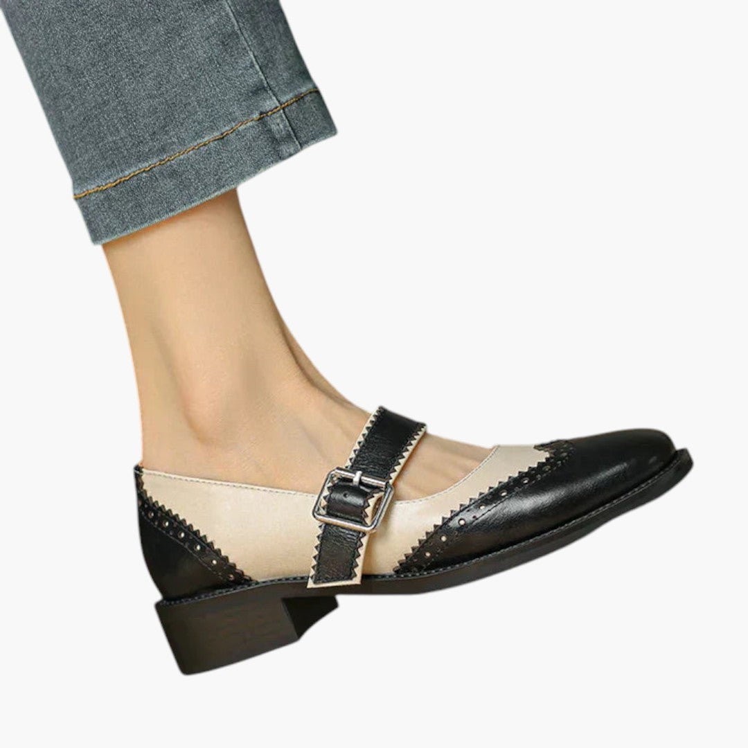 Damesko Mary Jane med T-rem og brogue-detaljer