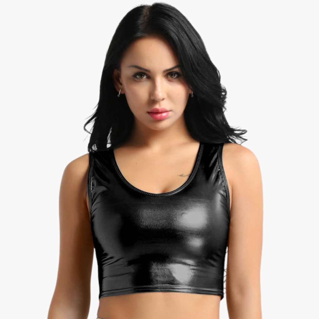 Top curto para mulher com decote aberto e superfície brilhante