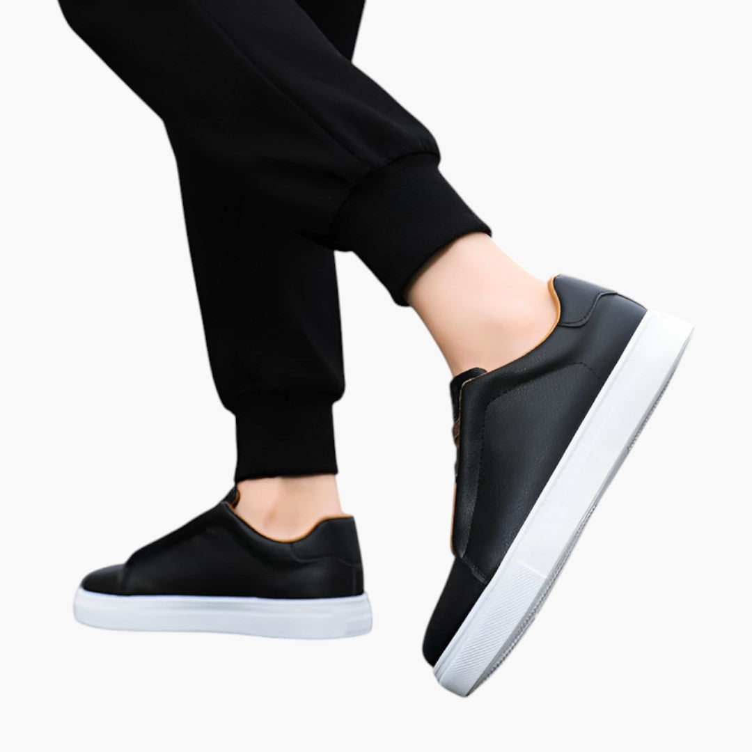 Męskie skórzane sneakersy z sznurowaniem i teksturowaną podeszwą