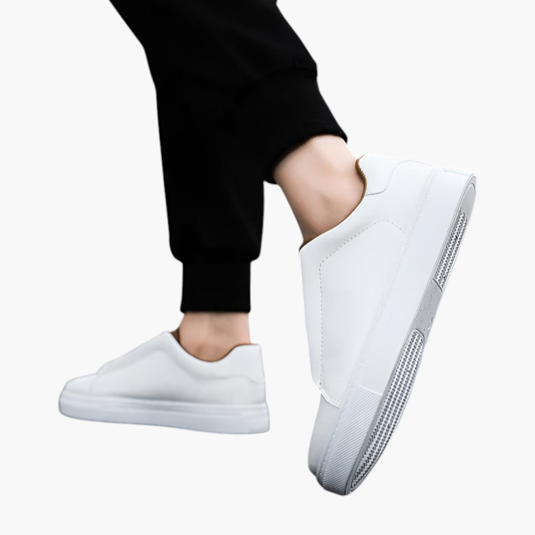 Męskie skórzane sneakersy z sznurowaniem i teksturowaną podeszwą