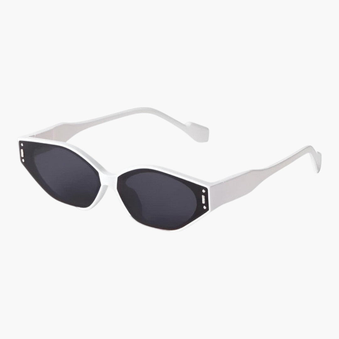 Gafas de sol para mujer con montura estrecha y lentes angulares