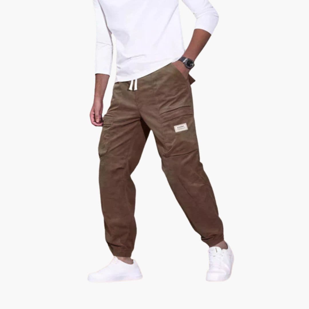 Pantalon homme à surface côtelée et poches multiples
