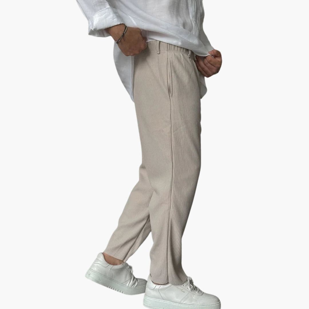 Pantalon homme en corduroy coupe ample et jambe droite