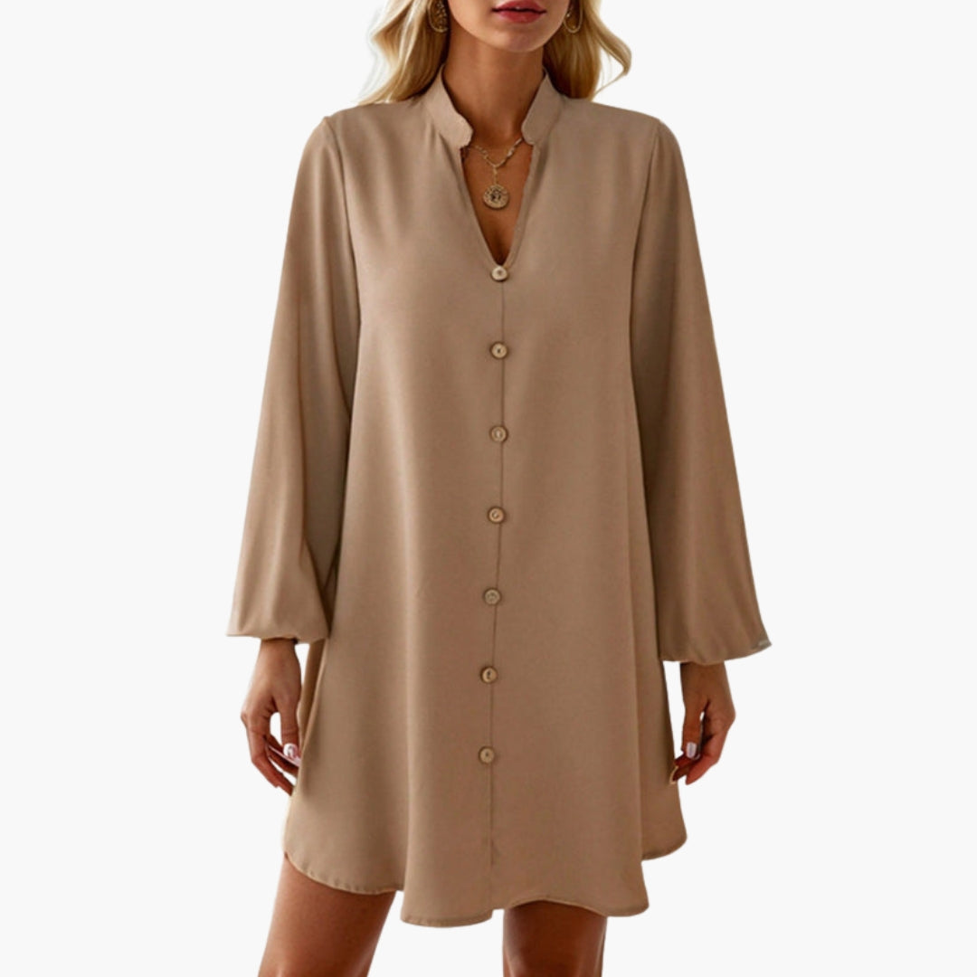 Kurzes Damenkleid mit Knopfleiste