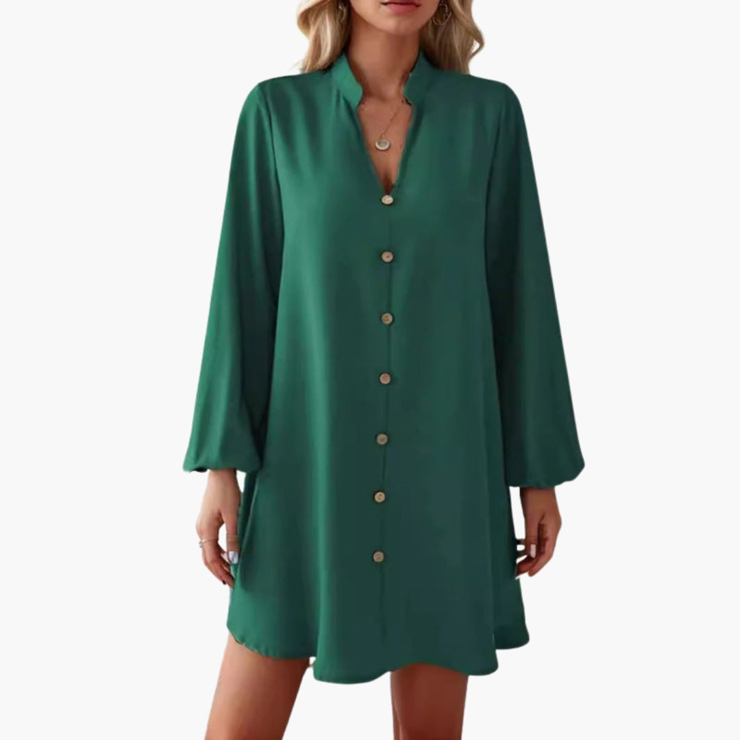 Kurzes Damenkleid mit Knopfleiste