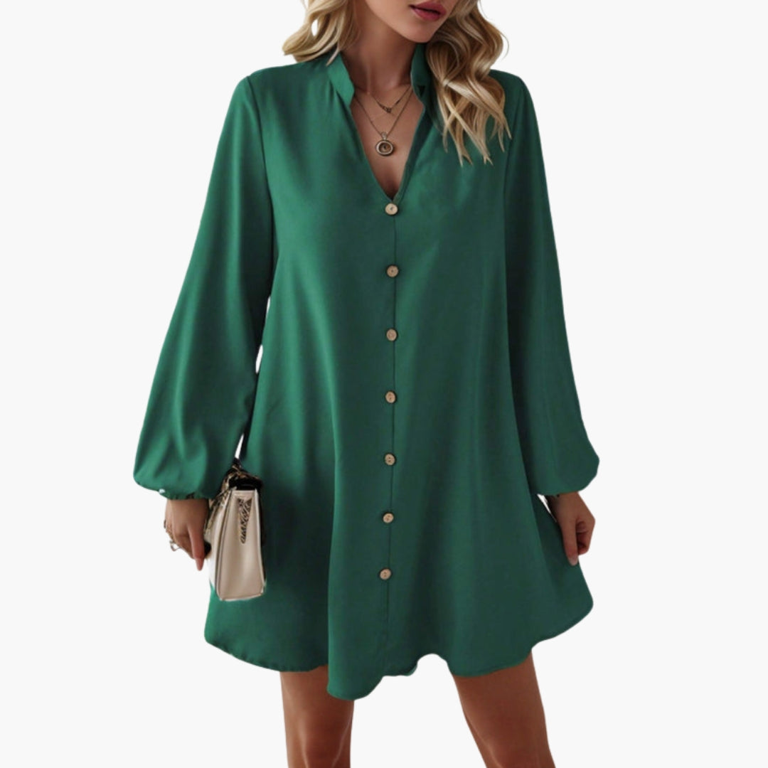 Kurzes Damenkleid mit Knopfleiste