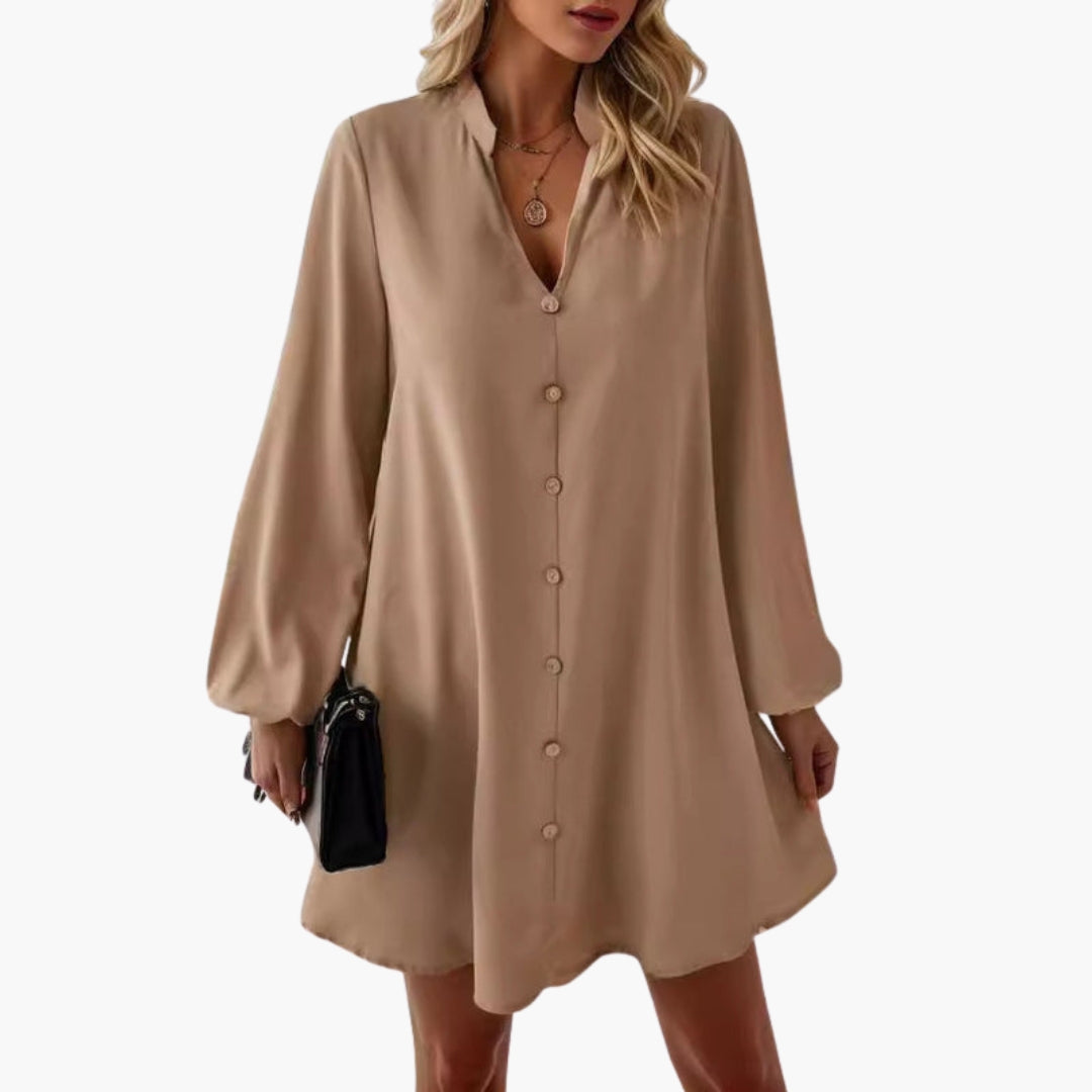 Kurzes Damenkleid mit Knopfleiste