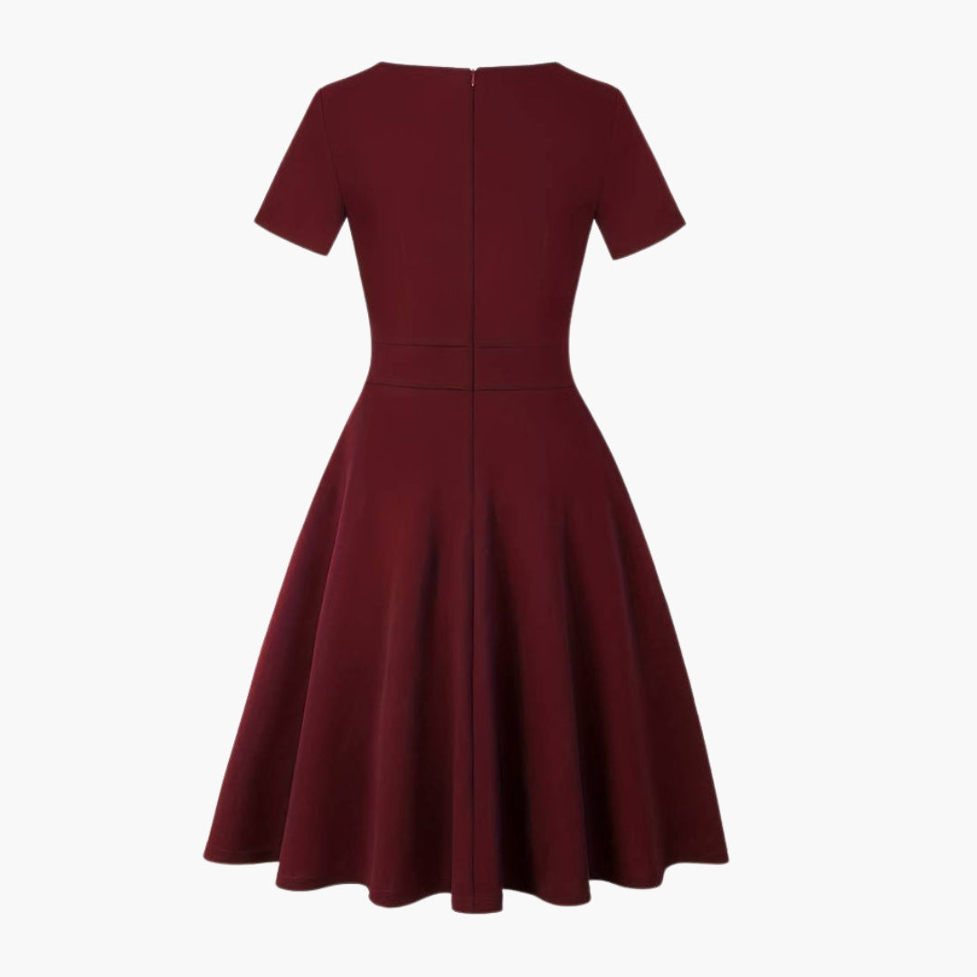 Robe femme avec taille en dentelle et encolure goutte