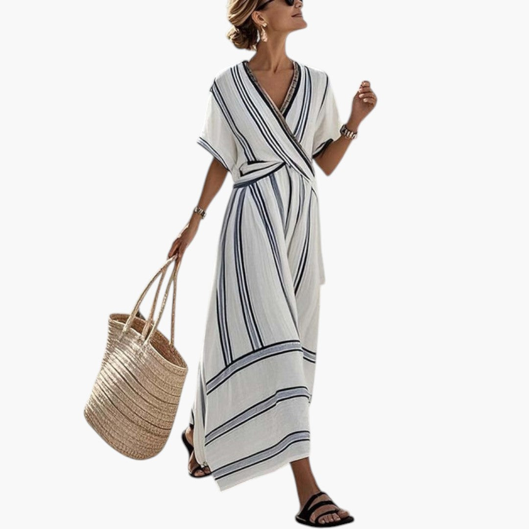 Vestido maxi feminino com corte fluido e mangas curtas