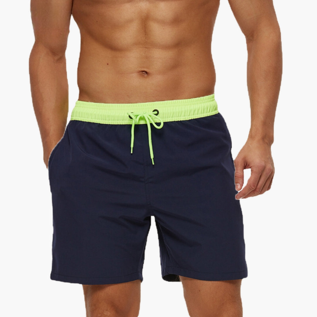 Pantalones cortos para hombres con diseño elástico