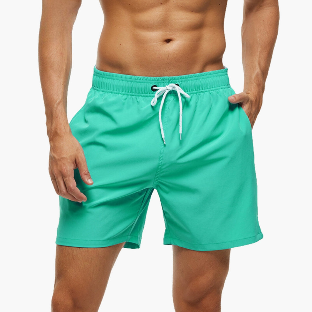 Pantalones cortos para hombres con diseño elástico