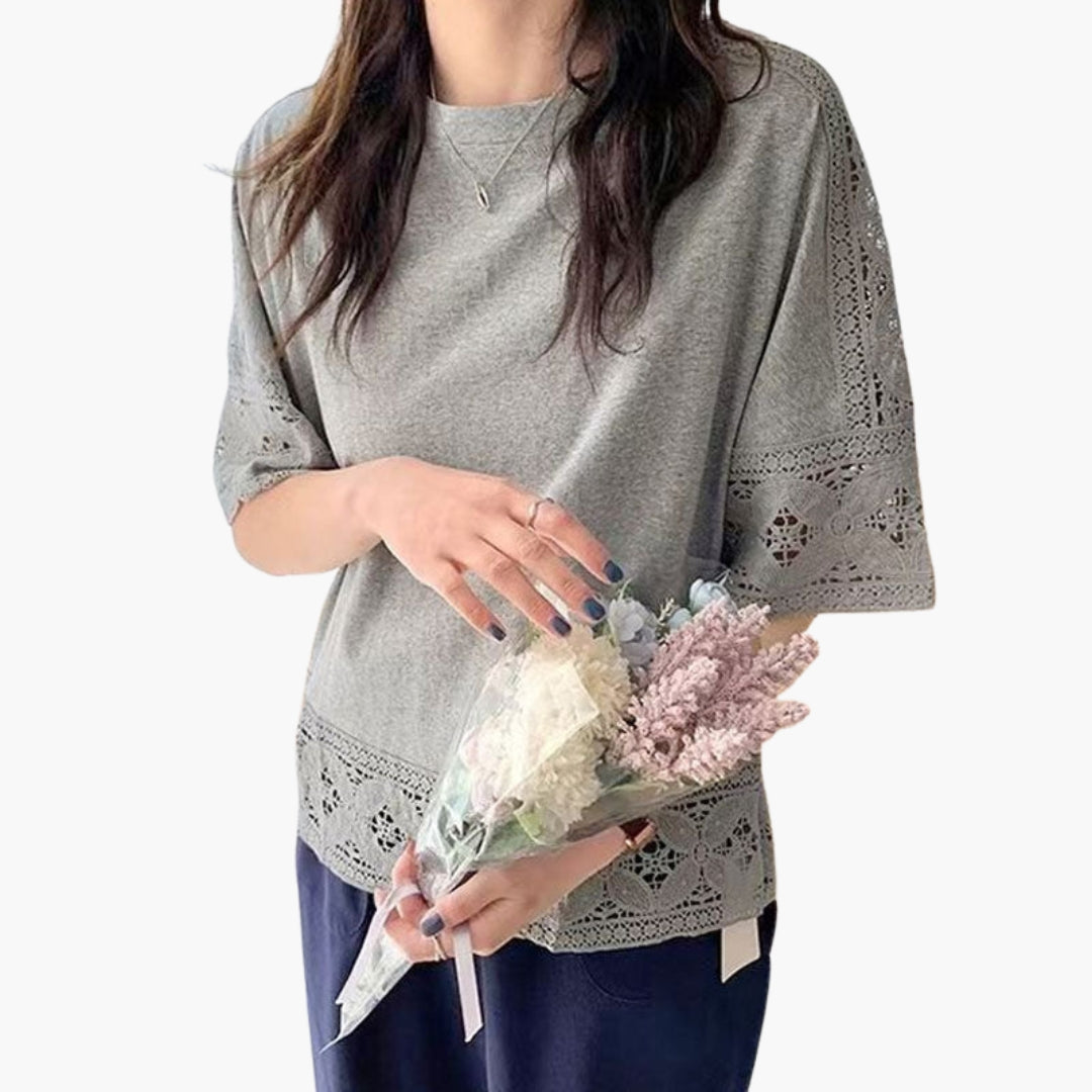 Women's round-neck shirt with lace sleeves and hem