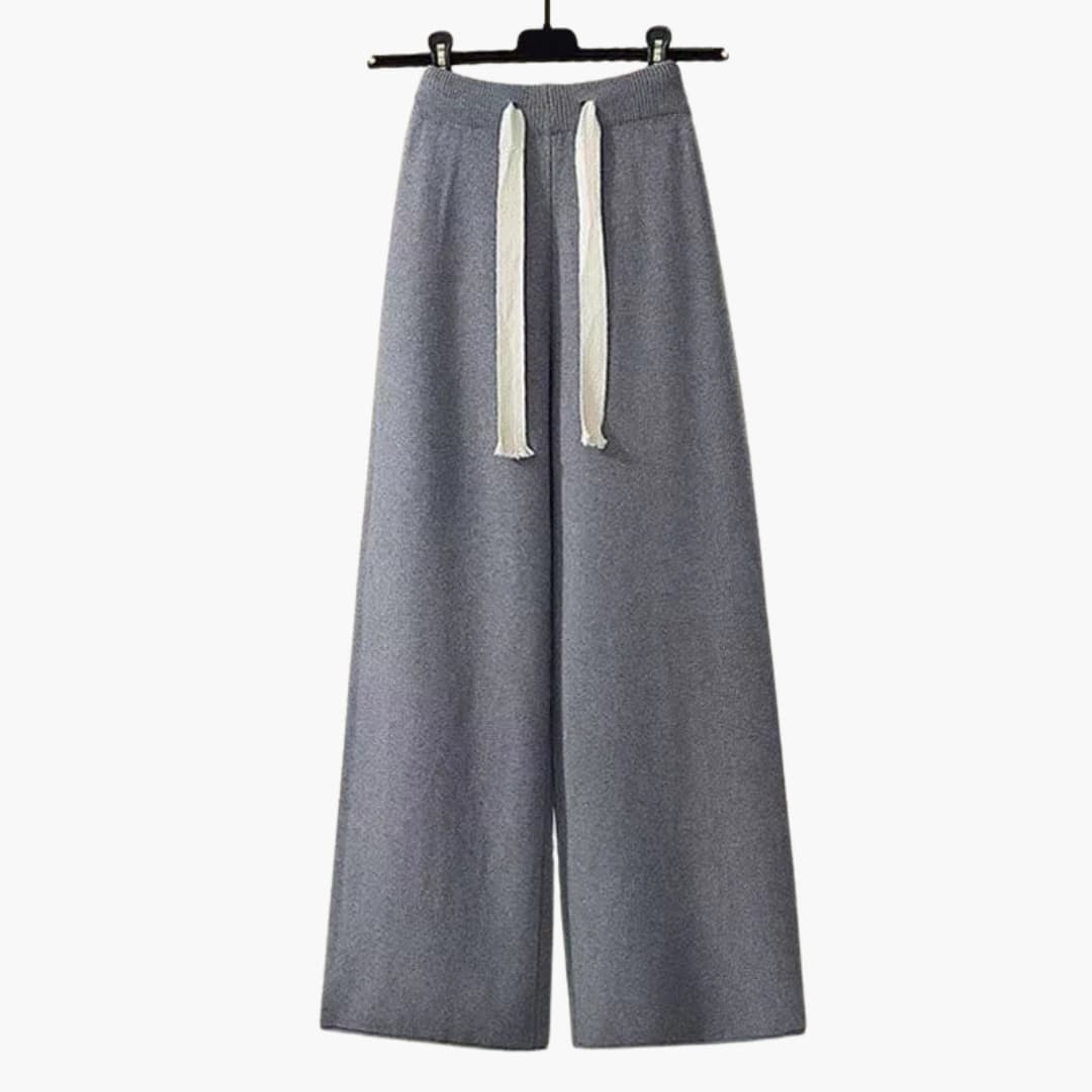 Zweiteiliges Strickensemble für Damen mit Rollkragenoberteil und weitem Hosenbein