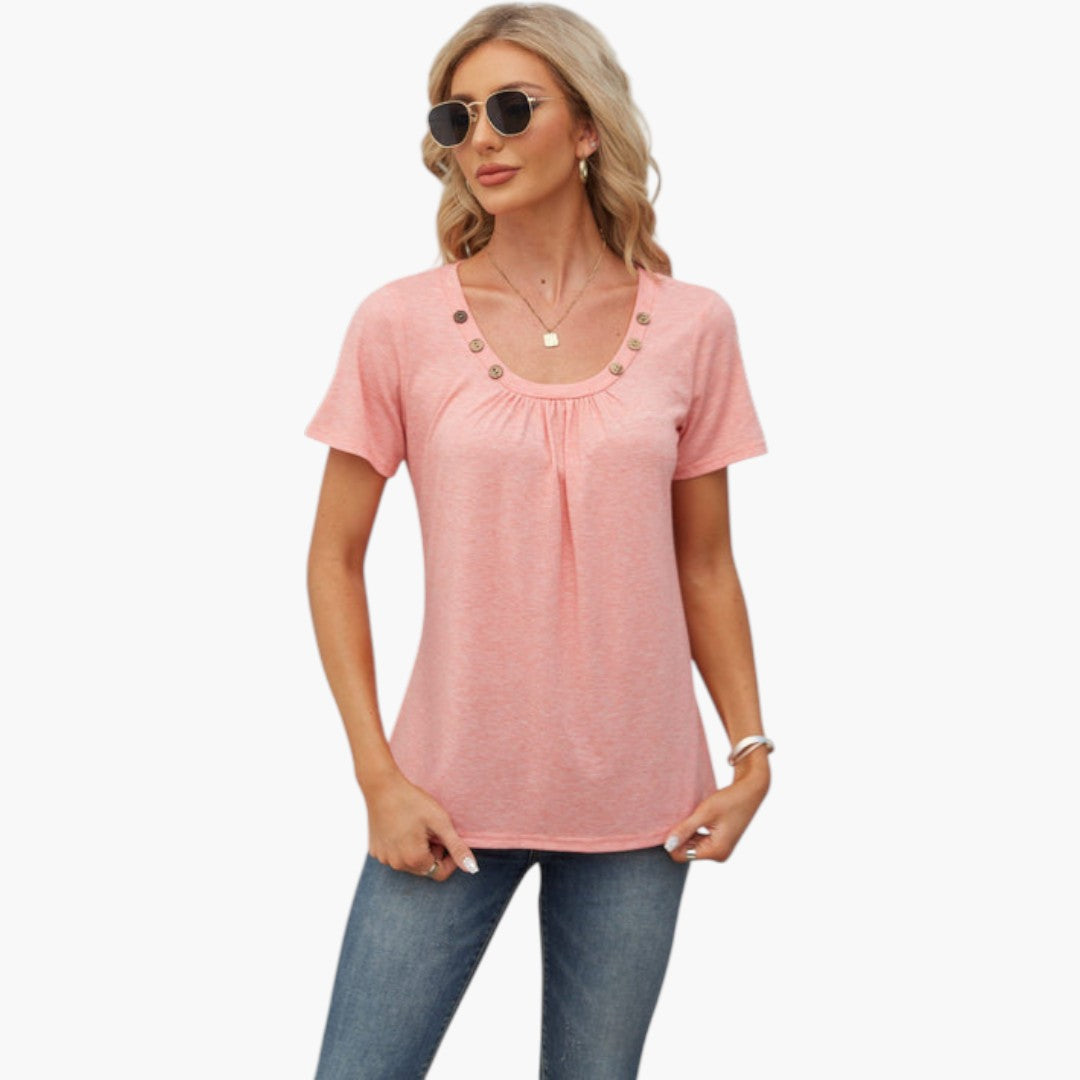 T-shirt feminina com botões decorativos e mangas curtas