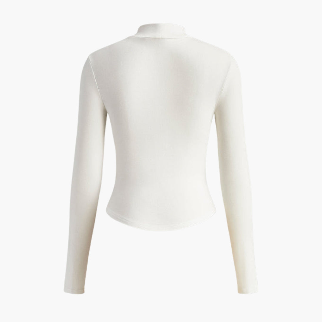 Camiseta de mujer con cuello alto y detalles ribeteados