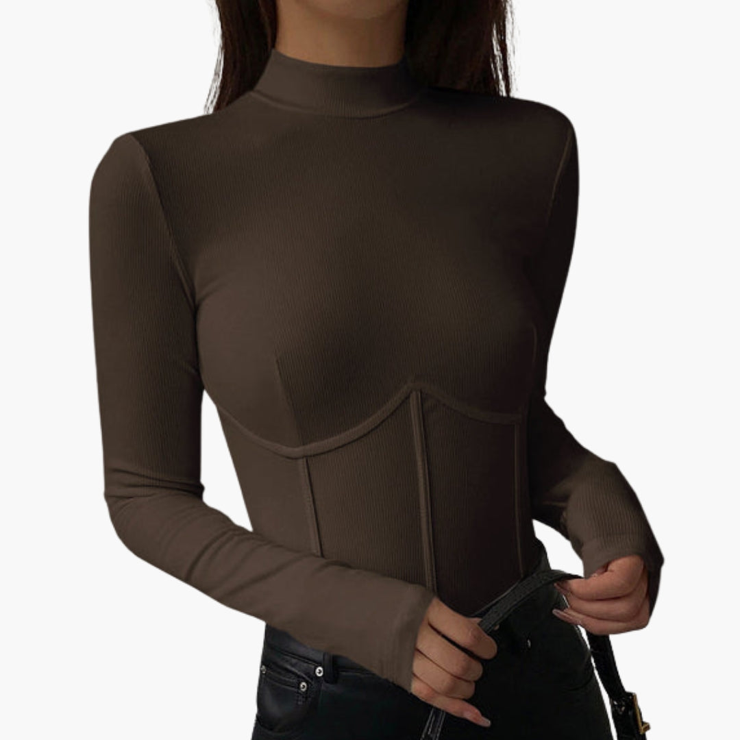 Camiseta de mujer con cuello alto y detalles ribeteados