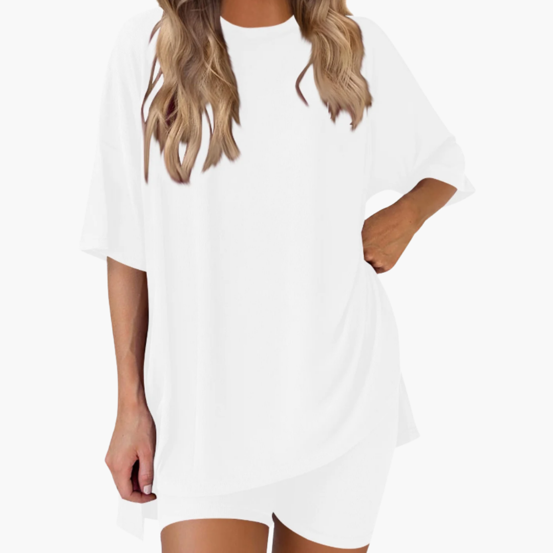 Ensemble de sport femme avec haut col V et short ample