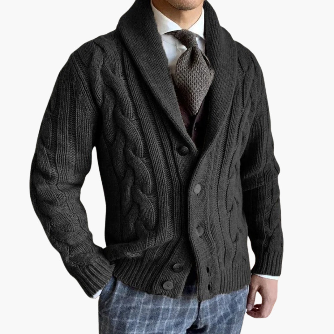 Herrenstrickjacke aus Zopfmuster mit Schalkragen