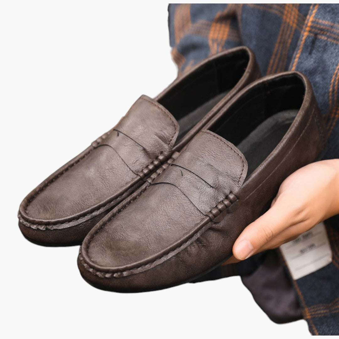 Sapatos Homem Slip On com Sola de Borracha e Biqueira Redonda