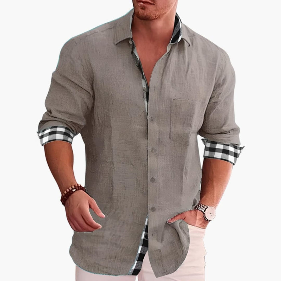 Camisa de hombre con tapeta de botones y bolsillo en el pecho