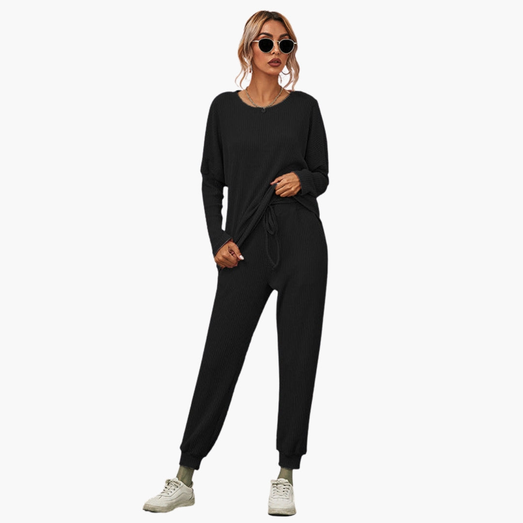 Women's jumpsuit with round neckline and ribbed surface