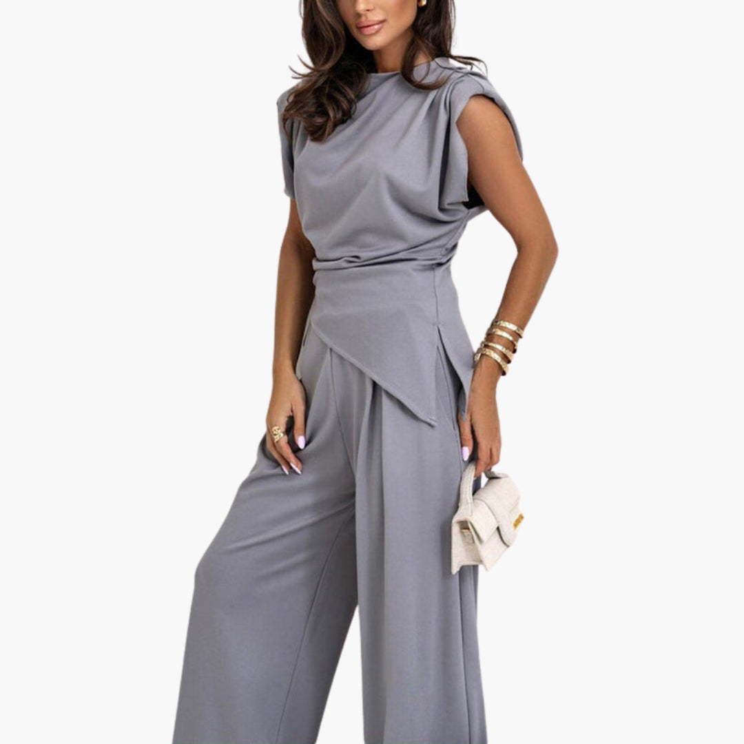 Combinaison femme à encolure drapée et jambes larges
