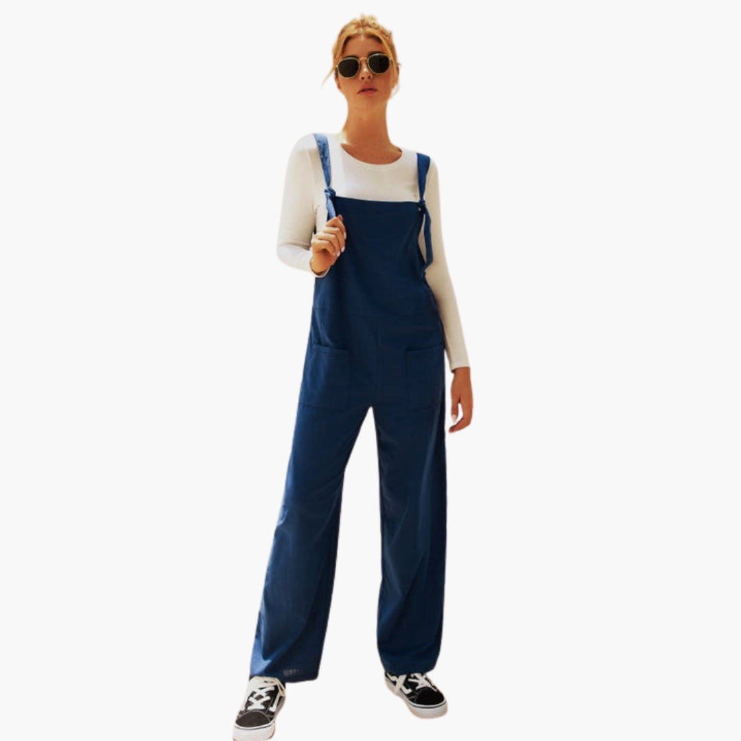 Women's jumpsuit with wide straps and front pockets