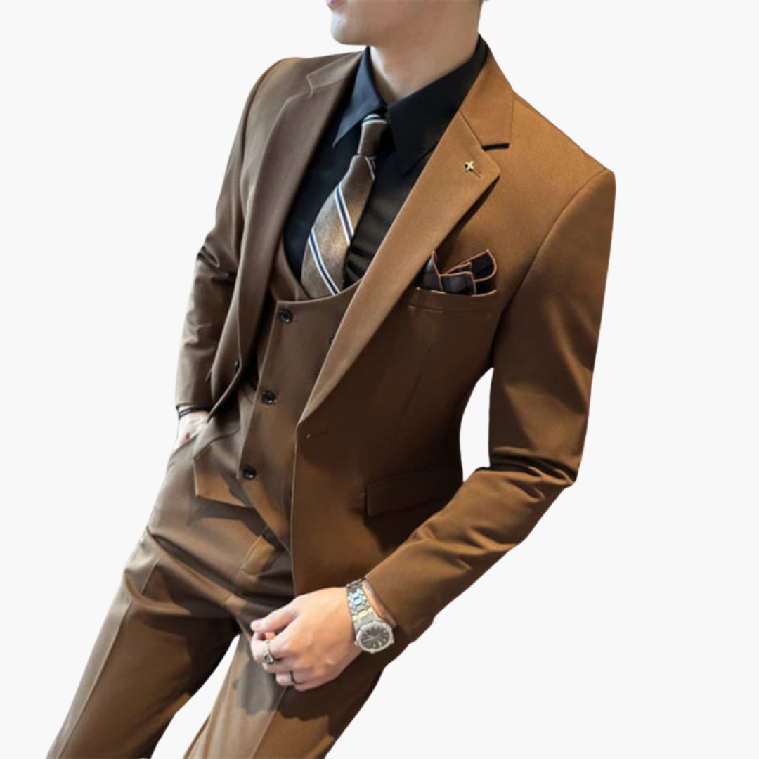 Costume trois pièces pour homme avec col cranté et fermeture à boutons
