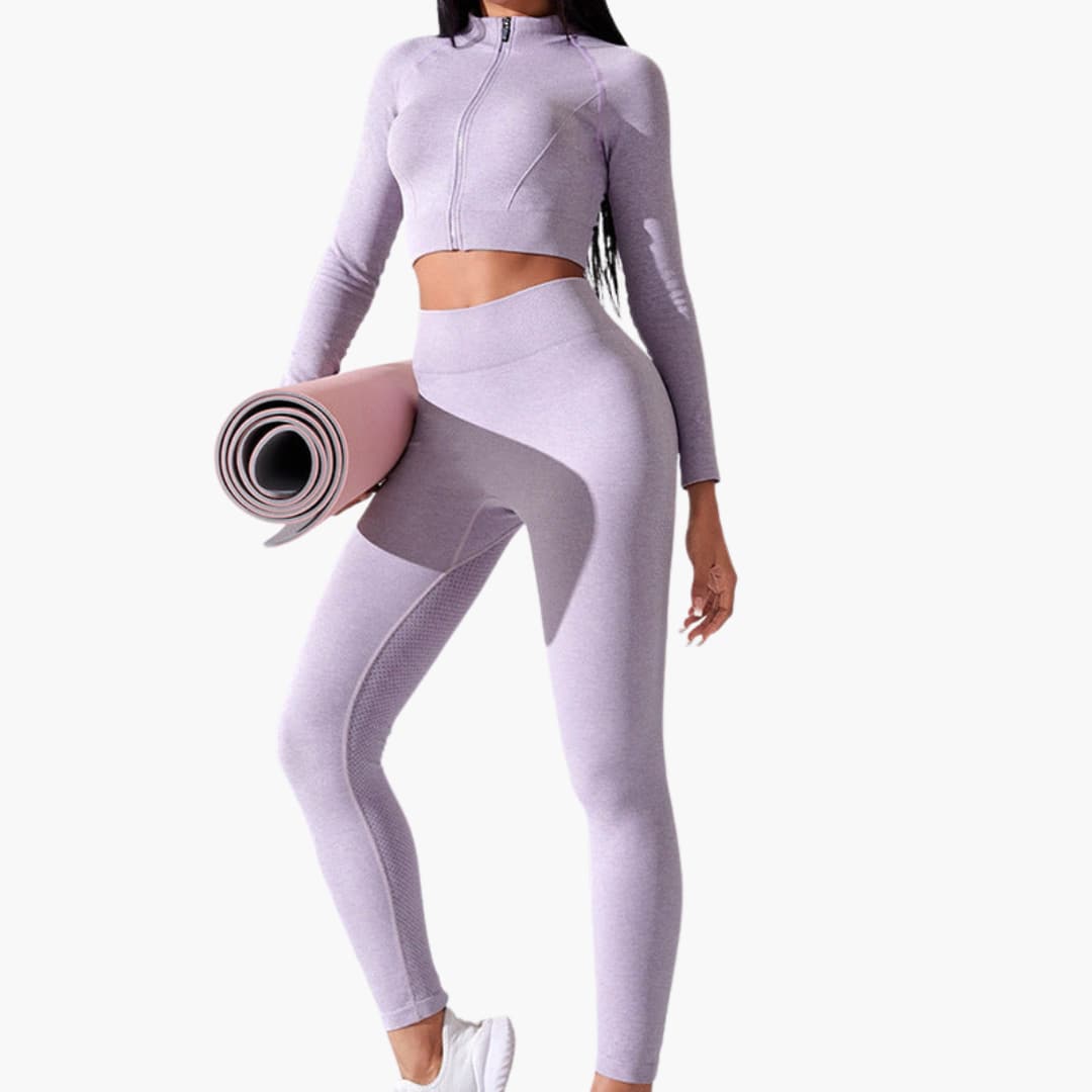 Women's sports crop top with front zipper closure and sleeveless cut