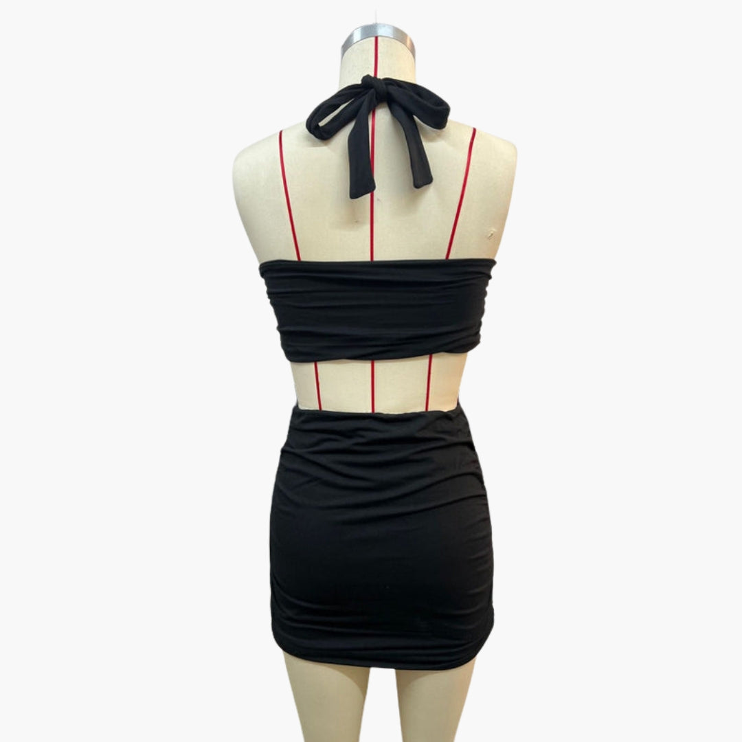 Conjunto Feminino Dois Peças com Top de Costas Nu e Mini Saia