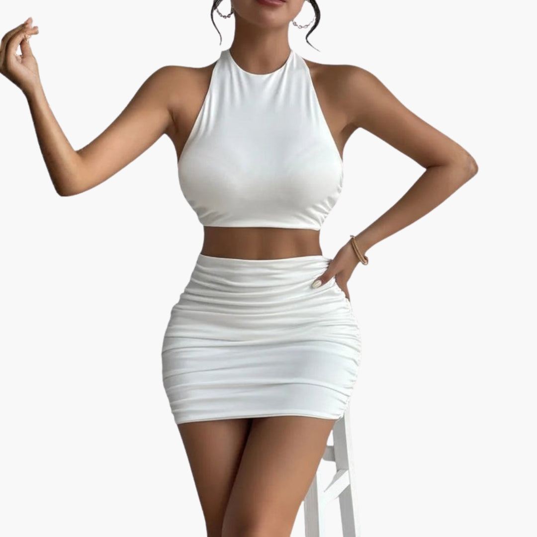 Conjunto Feminino Dois Peças com Top de Costas Nu e Mini Saia