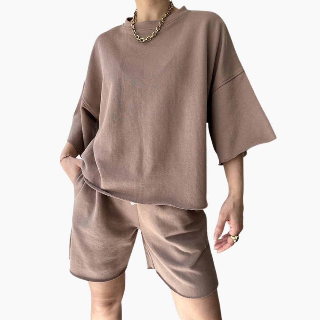 Ensemble de sport femme avec haut court et short à cordon
