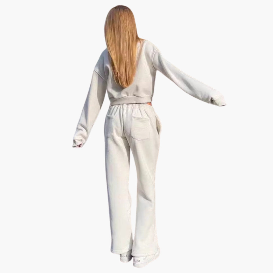 Ensemble détente femme avec haut zippé et pantalon large
