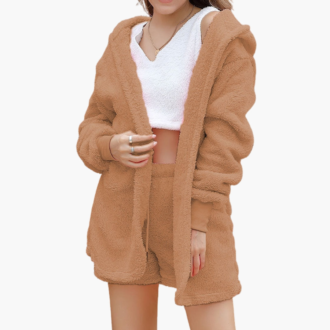 Ensemble détente femme avec veste à capuche et short
