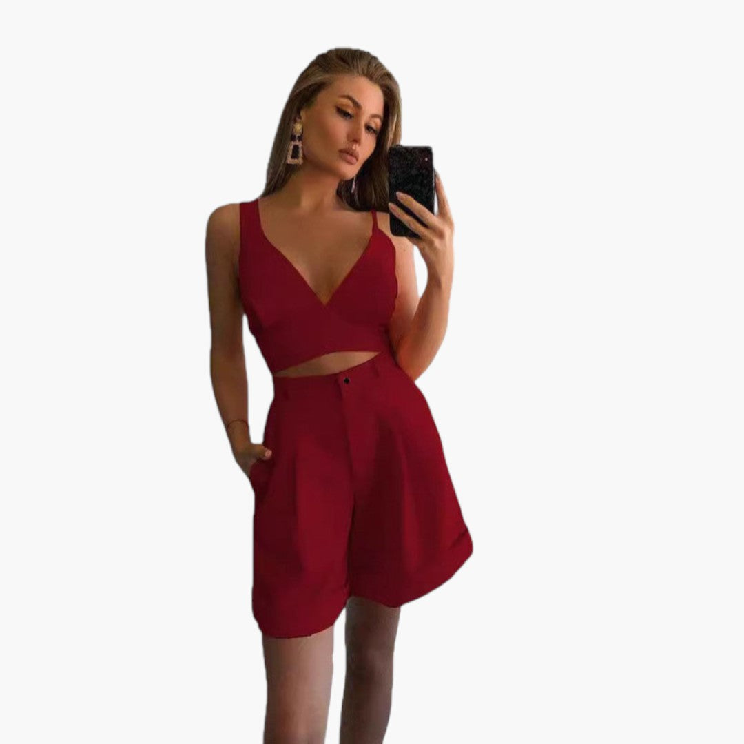 Ensemble femme avec haut court col V et short taille élastique